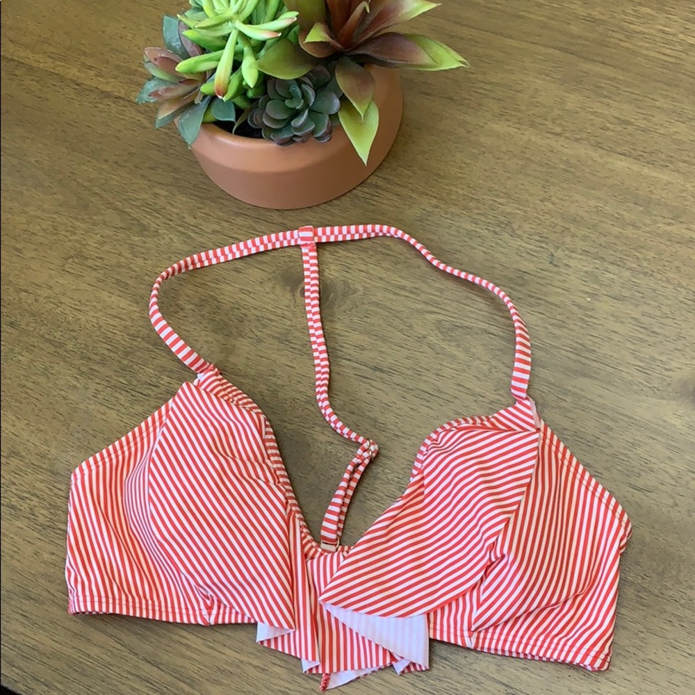 🍷NWOT Mae XS Swim Top🍷